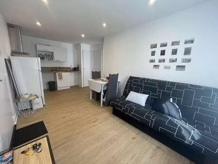 location appartement t1 meublé à pont-l'abbé (29120) : à louer t1 meublé / 32m² pont-l'abb