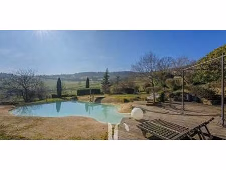 propriété avec piscine et jardin ville-sur-jarnioux (69)