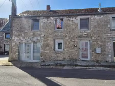 maison en pierre du pays avec de nombreuses possibilités.
