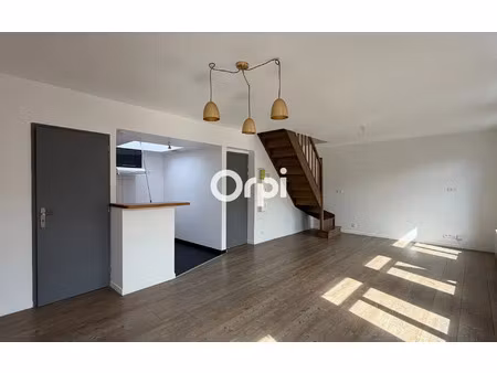 location appartement  53.25 m² t-3 à lille  850 €