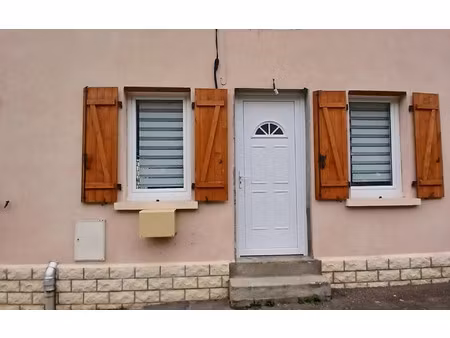 location maison  m² t-3 à bayard-sur-marne  600 €
