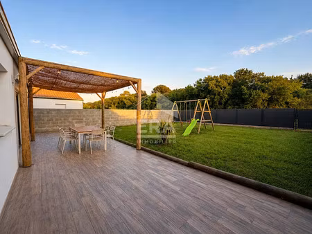 vente maison 4 pièces 93 m² à ferrieres (17170)  279 000 €