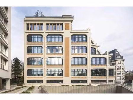vente bureaux 59 m² à 3 877 m²