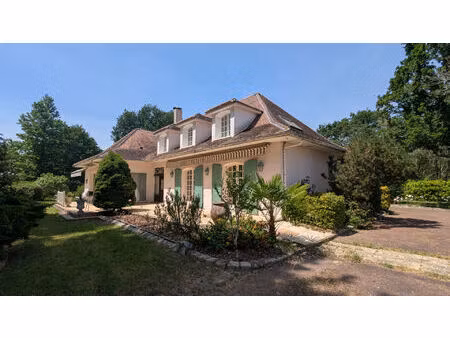 achat maison 7 pièces 207m²