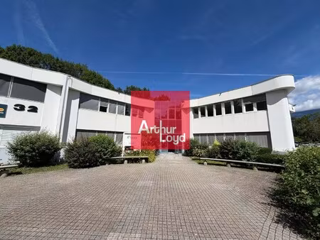 location local professionnel 581m² meylan 38240