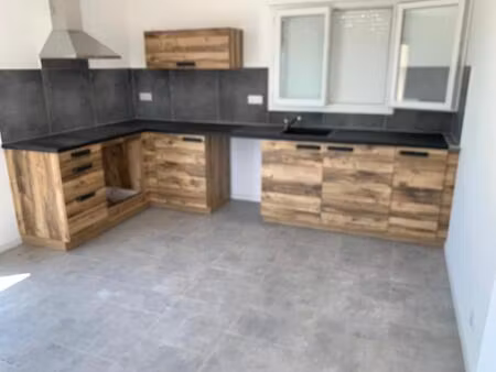 location maison 4 pièces 90m² seillons source d argens 83470