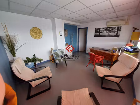 location local commercial 14m² st ismier 38330