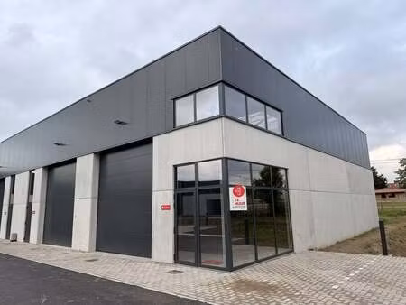 bien professionnel à louer à zwevezele € 595 (loycu) - dewaele business - brugge | zimmo