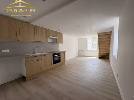 location appartement 3 pièces 51m² charlieu 42190