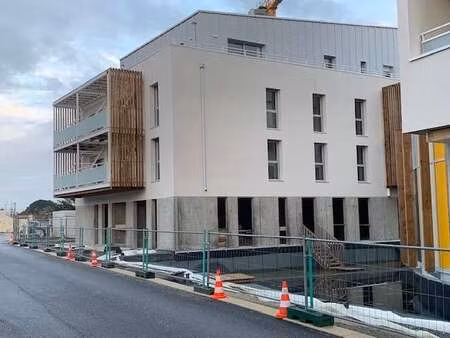 vente bureaux et commerces à saint-hilaire-de-riez (85270) : à vendre / 44m² saint-hilaire
