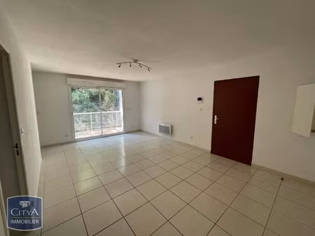 appartement à louer 2 pièces 49.41 m² - nîmes (30) - 677€