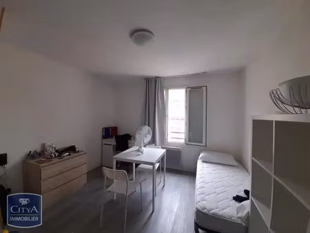 appartement à louer 1 pièce 17.28 m² - nîmes (30) - 420€