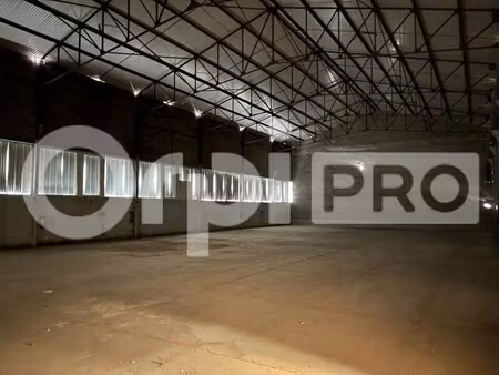 location entrepôt montlucon 03100 1939m²