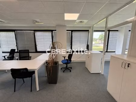 location local professionnel 93m² chavanod 74650