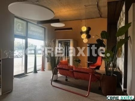location local professionnel 98m² vaulx milieu 38090
