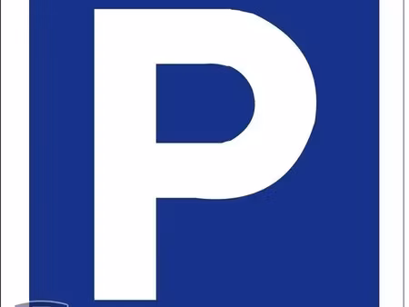 parking à louer 10 m² - lille (59) - 66€