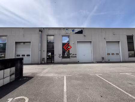 location local commercial 406m² st egreve 38120