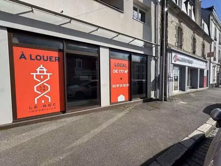 location bureaux et commerces à lanester (56600) : à louer / 177m² lanester