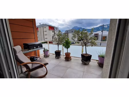 t3 lumineux 60 m2 avec terrasse plein sud résidence récent