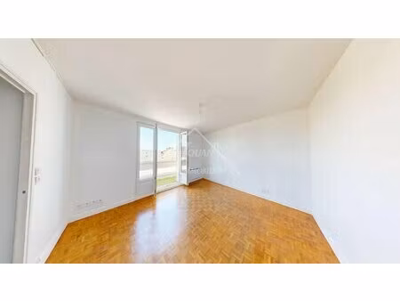 exclusivite centre ville joli appartement avec terrasse et cave