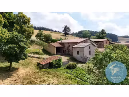 violay (loire) corps de ferme habitation   etable grange et