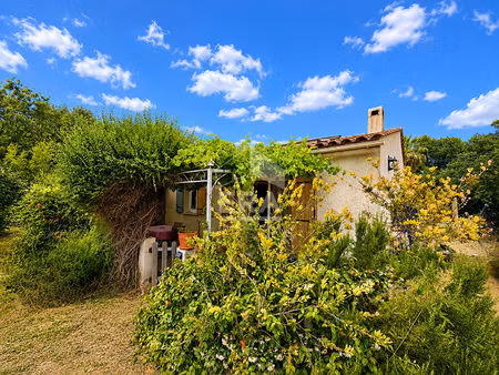maison récente de plain-pied   3 chambres   terrain clos de 590 m²