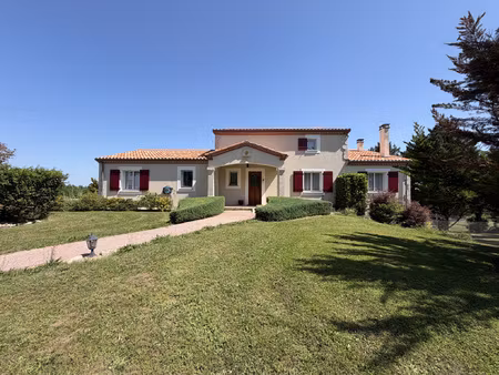 a 30 mins d'agen - belle villa avec piscine et terrain