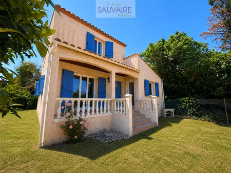 villa 4 faces avec piscine
