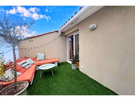 salon de provence - appartement 3 pièce(s) 59.09 m2 - terrasse et stationnement