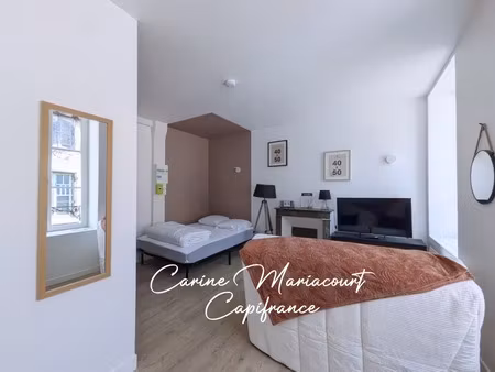 à louer – studio meublé de 23 10 m² entièrement rénové – dpe b - proche de toutes les comm
