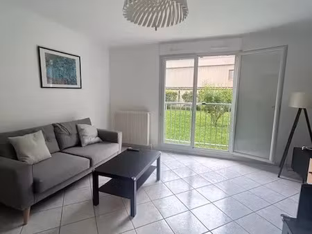 appartement à tassin-la-demi-lune à louer - 72m²