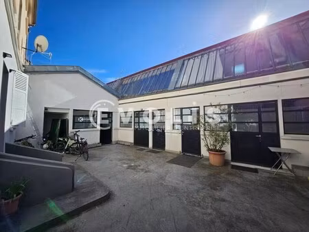 location bureaux 64 m² à 216 m²