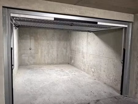 garage à louer - rue colonel arnaud beltrame