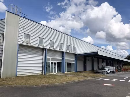 location local d’activités ferrieres 77164 3133m²