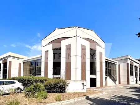 location local d’activités gemenos 13420 450m²