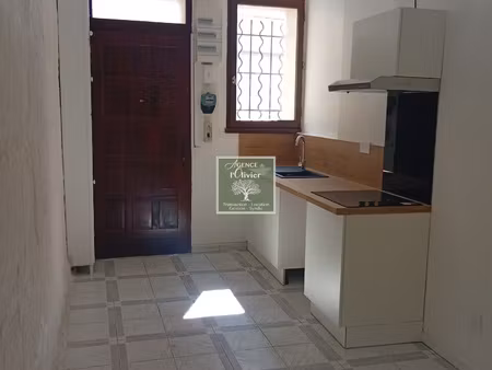 maison avec terrasse à louer 890 eur par mois à arles