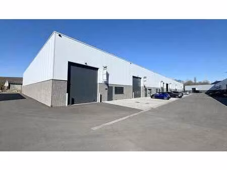 nouvelle construction de l'espace de stockage à louer à sin