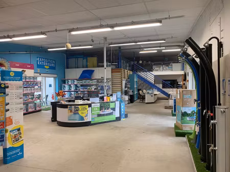 location local commercial 1 697m² st vincent de tyrosse 40230