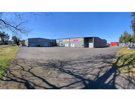 location local commercial 2 517m² st vincent de tyrosse 40230