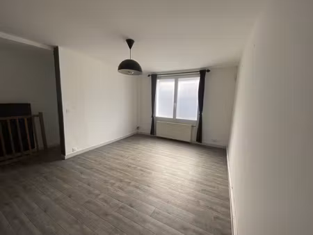 maison t3 non meublée avec courette- quartier saint honoré