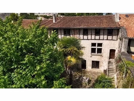 maison médiévale de caractère 248 m² habitables avec jar
