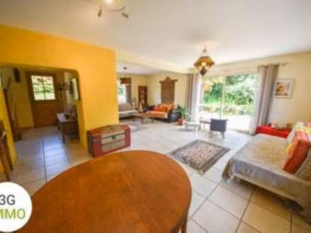 vente maison à lampaul-guimiliau (29400) : à vendre / 123m² lampaul-guimiliau