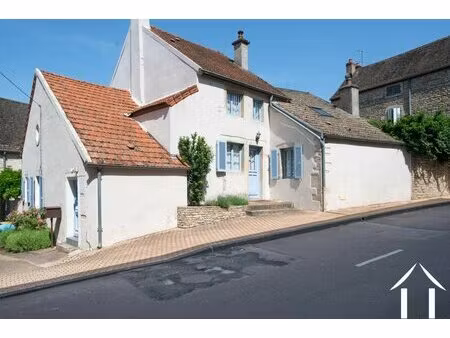 centre de meursault  maison avec grande cave et maison d'hôtes