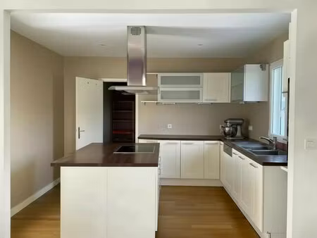 belle maison contemporaine à st cyr sur loire
