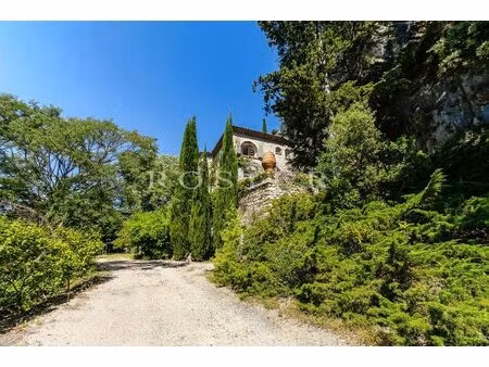propriété d'exception à vaison la romaine – trois habitations  parc remarquable  piscine..
