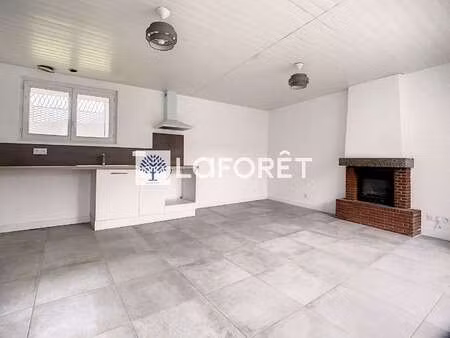location maison à saint-pierre-des-échaubrognes (79700) : à louer / 47m² saint-pierre-des-