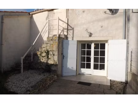 location maison  m² t-3 à vergeroux  610 €
