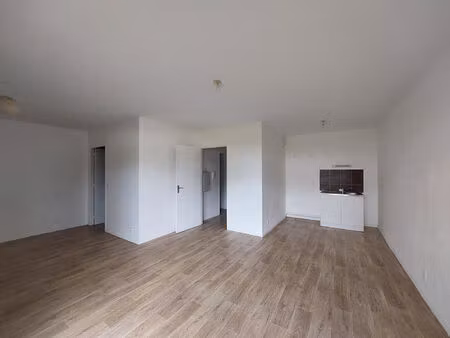 grand t1 de 36 75 m² - emplacement stratégique entre centre-ville et gare