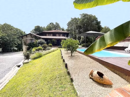 propriété proche de dax  piscine  parc