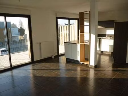 location appartement 3 pièces à saint-pol-de-léon (29250) : à louer 3 pièces / 71m² saint-